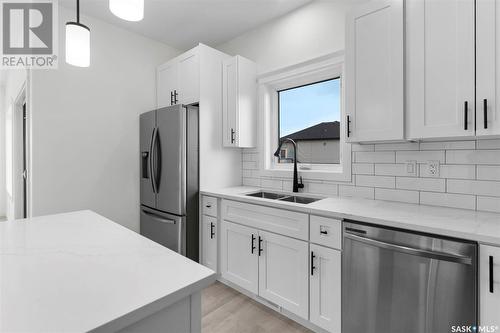 368 Barrett Street, Saskatoon, SK - Indoor Photo Showing Kitchen With Double Sink