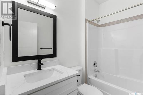 368 Barrett Street, Saskatoon, SK - Indoor Photo Showing Bathroom