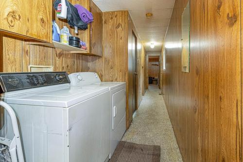 649 Lee Road Unit# 1,2,3, Tappen, BC - Indoor Photo Showing Laundry Room