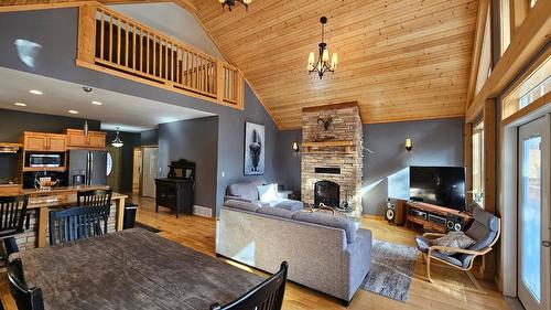 335 Forest Crowne Terrace, Kimberley, BC - Indoor With Fireplace