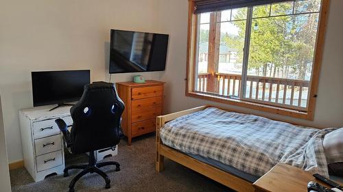 335 Forest Crowne Terrace, Kimberley, BC - Indoor Photo Showing Bedroom