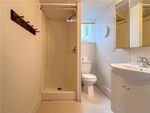 362 Ashburton Street, Virden, MB - Indoor Photo Showing Bathroom
