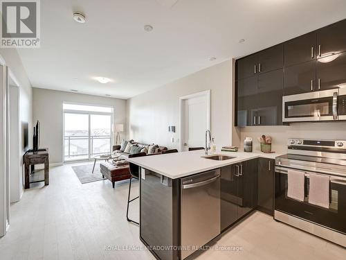 416 - 470 Gordon Krantz Avenue, Milton, ON - Indoor Photo Showing Kitchen With Stainless Steel Kitchen With Upgraded Kitchen