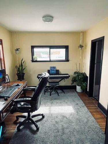 32 12Th Avenue N, Cranbrook, BC - Indoor Photo Showing Office