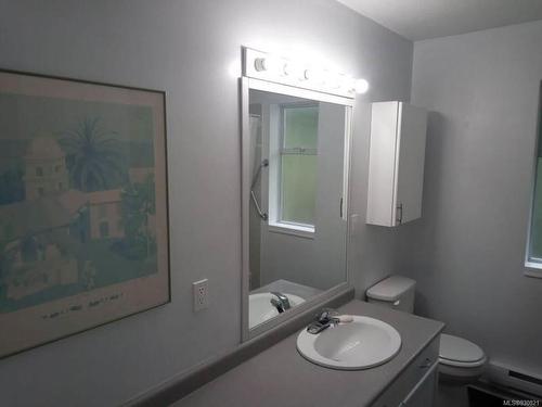1651 Sheriff Way, Nanaimo, BC - Indoor Photo Showing Bathroom