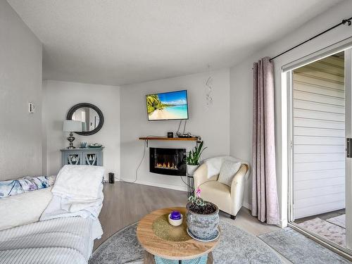 405-200 Back Rd, Courtenay, BC - Indoor With Fireplace
