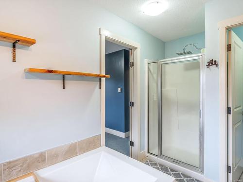 1678 Meadowood Way, Qualicum Beach, BC - Indoor Photo Showing Bathroom