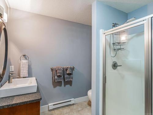 1678 Meadowood Way, Qualicum Beach, BC - Indoor Photo Showing Bathroom