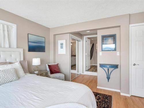 976 Khenipsen Rd, Duncan, BC - Indoor Photo Showing Bedroom