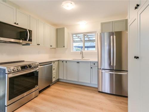 2536 Quill Dr, Nanaimo, BC - Indoor Photo Showing Kitchen With Stainless Steel Kitchen