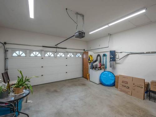 7-148 Roy Avenue, Penticton, BC - Indoor Photo Showing Garage