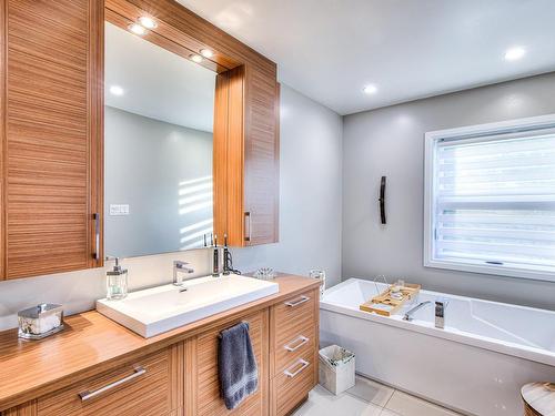 Salle de bains attenante Ã  la CCP - 966 Rue Des Berges, Salaberry-De-Valleyfield, QC - Indoor Photo Showing Bathroom