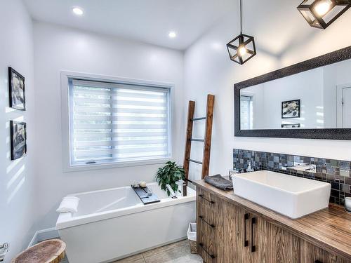 Salle de bains - 966 Rue Des Berges, Salaberry-De-Valleyfield, QC - Indoor Photo Showing Bathroom