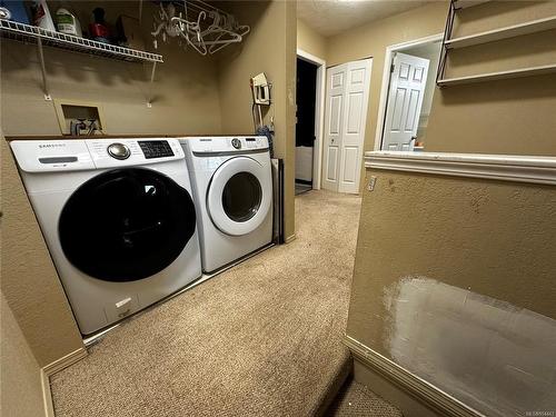 10-711 Malone Rd, Ladysmith, BC - Indoor Photo Showing Laundry Room