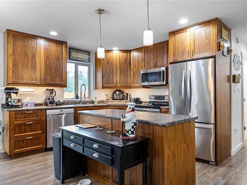 1742 Martini Way, Qualicum Beach, BC - Indoor Photo Showing Kitchen With Stainless Steel Kitchen