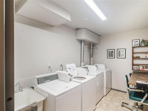 411-3040 Pine St, Chemainus, BC - Indoor Photo Showing Laundry Room