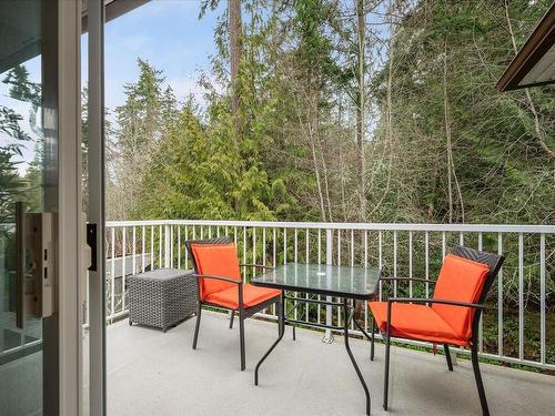 205-440 Schley Pl, Qualicum Beach, BC - Outdoor With Balcony With Exterior