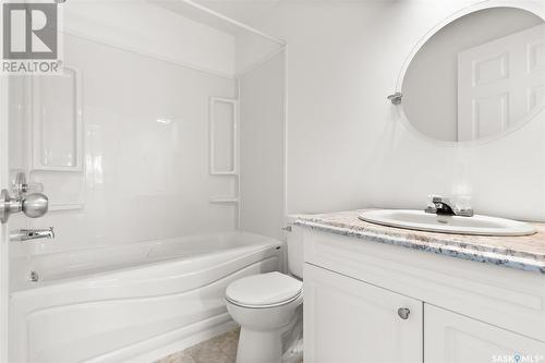 802 4Th Avenue, Raymore, SK - Indoor Photo Showing Bathroom