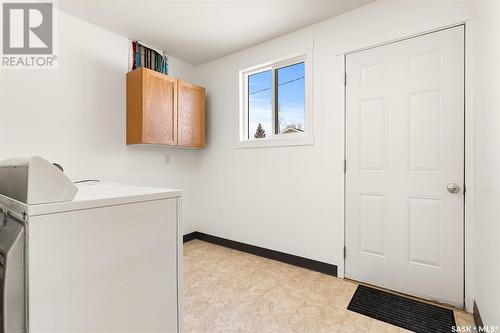 802 4Th Avenue, Raymore, SK - Indoor Photo Showing Laundry Room