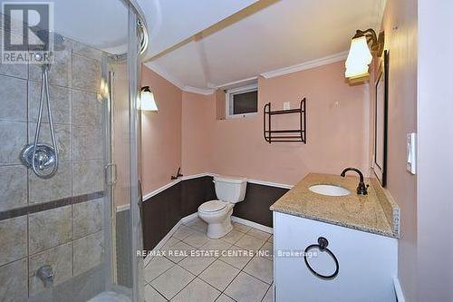 539 Brentwood Ave, Oshawa, ON - Indoor Photo Showing Bathroom
