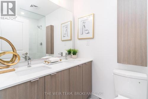 #902 -2799 Kingston Rd, Toronto, ON - Indoor Photo Showing Bathroom