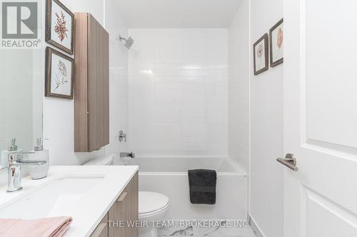 902 - 2799 Kingston Road, Toronto, ON - Indoor Photo Showing Bathroom