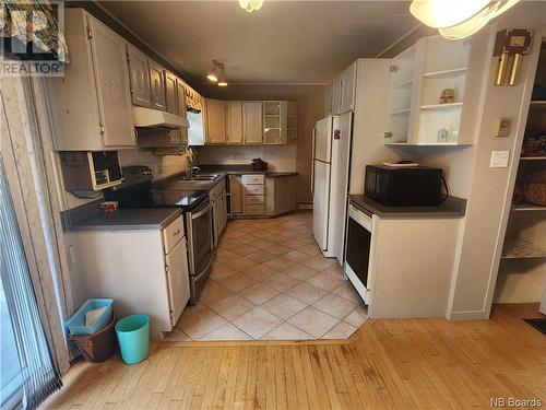 233 Bellevue Street, Edmundston, NB - Indoor Photo Showing Kitchen