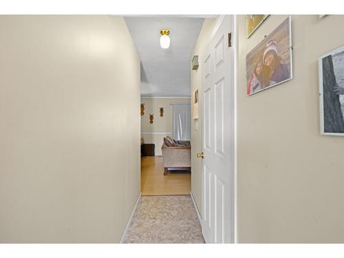 922 Dogwood Street, Creston, BC - Indoor Photo Showing Other Room