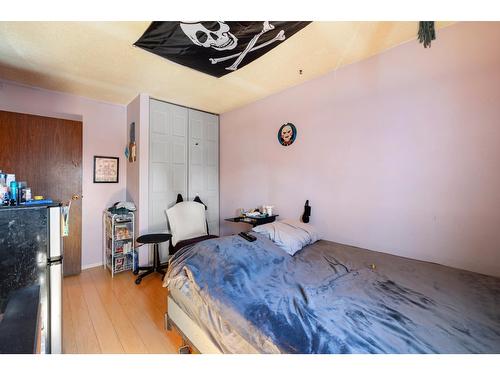 922 Dogwood Street, Creston, BC - Indoor Photo Showing Bedroom