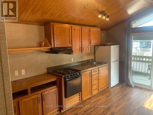 #D-17 -153 County 27 Rd, Prince Edward County, ON - Indoor Photo Showing Kitchen
