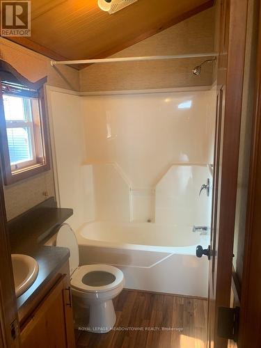 #D-17 -153 County 27 Rd, Prince Edward County, ON - Indoor Photo Showing Bathroom