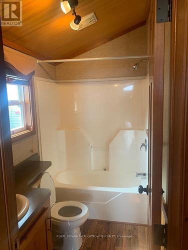 #D-17 -153 County 27 Rd, Prince Edward County, ON - Indoor Photo Showing Bathroom