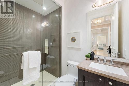 #4002 -311 Bay St, Toronto, ON - Indoor Photo Showing Bathroom