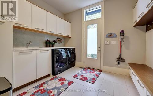 1414 Amber Crescent, Oakville, ON - Indoor Photo Showing Laundry Room