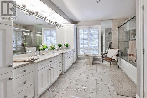 1246 Crawford Crt, Oakville, ON - Indoor Photo Showing Bathroom