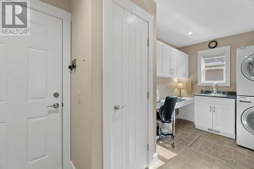 601 Beatty Avenue Nw Unit# 40, Salmon Arm, BC - Indoor Photo Showing Laundry Room