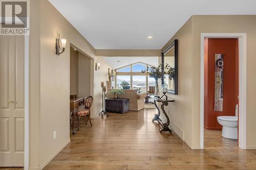 828 Mount Royal Drive, Kelowna, BC - Indoor Photo Showing Other Room