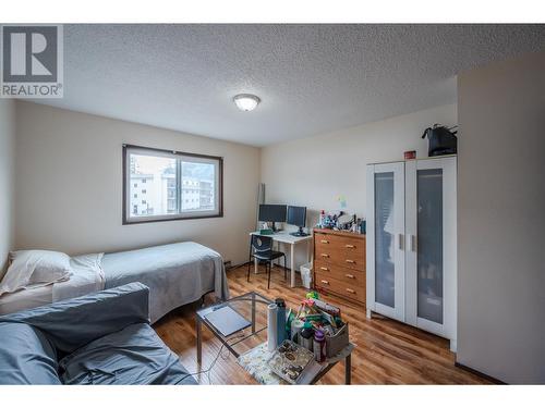 130 Skaha Place Unit# 316, Penticton, BC - Indoor Photo Showing Bedroom