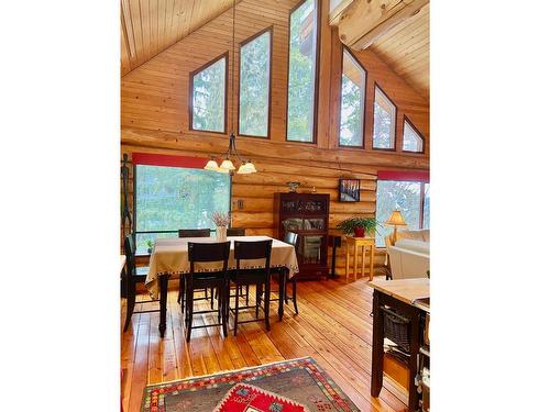 2075 Kirkup Avenue, Rossland, BC - Indoor Photo Showing Dining Room