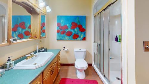 2075 Kirkup Avenue, Rossland, BC - Indoor Photo Showing Bathroom