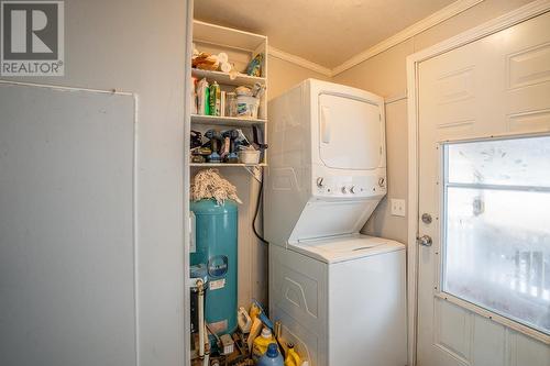 4712 Rudosky Road, Forest Grove, BC - Indoor Photo Showing Laundry Room