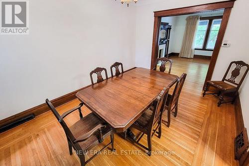 17 Barnesdale Avenue N, Hamilton, ON - Indoor Photo Showing Dining Room