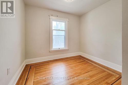 17 Barnesdale Ave N, Hamilton, ON - Indoor Photo Showing Other Room