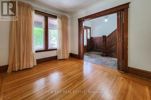17 Barnesdale Avenue N, Hamilton, ON - Indoor Photo Showing Other Room