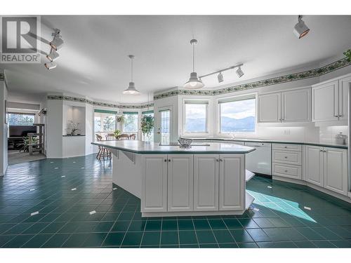 16850 Commonage Road, Lake Country, BC - Indoor Photo Showing Kitchen