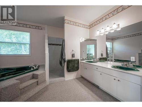 16850 Commonage Road, Lake Country, BC - Indoor Photo Showing Bathroom