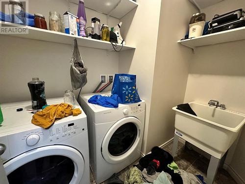 1528 117 Avenue, Dawson Creek, BC - Indoor Photo Showing Laundry Room
