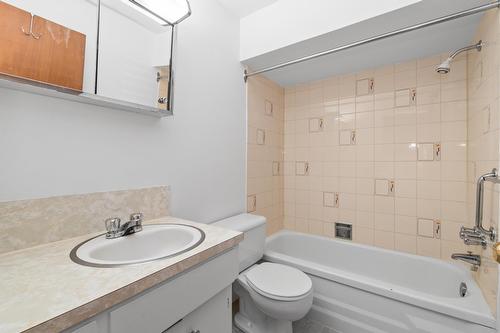 769 4Th Avenue, Hope & Area, BC - Indoor Photo Showing Bathroom