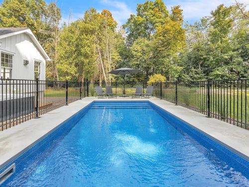Pool - 60 Av. Tunstall, Senneville, QC - Outdoor With In Ground Pool With Backyard