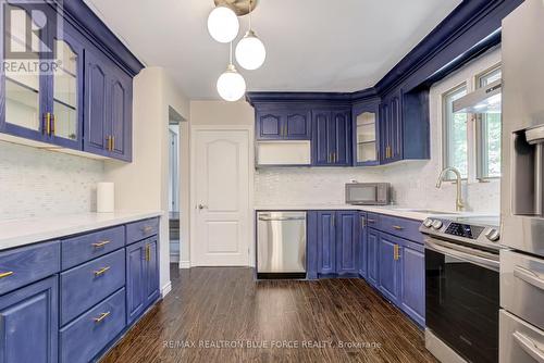 18 Kennedy Drive, Kawartha Lakes, ON - Indoor Photo Showing Kitchen